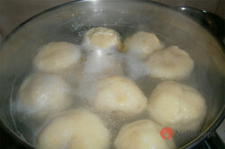 Príprava receptu Jahodové zemiakové knedle, krok 9