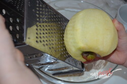 Príprava receptu Chutné jablkové lievance, krok 2