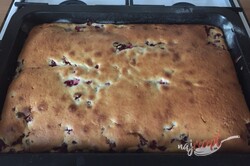 Príprava receptu Najjemnejší koláč z kyslej smotany so šťavnatým krémom vnútri, krok 9