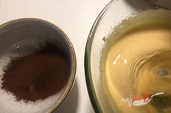 Príprava receptu Bombastický čokoládový dezert bez múky, ktorý sa doslova rozplýva na jazyku, krok 2