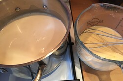 Príprava receptu Výborný makový zákusok s vanilkovým krémom a čokoládovou polevou, krok 7