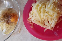 Jednoduchý recept z panvice: mäso plnené zemiakovo syrovou prílohou, krok 2