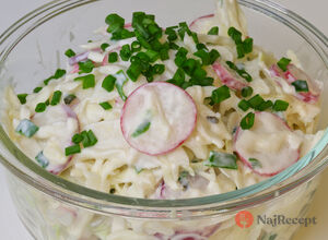 Recept Redkvičkový FIT šalát coleslaw. Využite čerstvú zeleninu zo záhrady a pripravte si dokonalú prílohu.