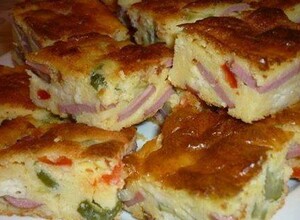 Recept Raňajková slaná "buchta" so šunkou a syrom