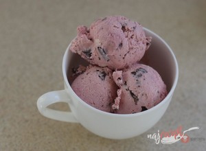 FotoRecept | Malinová zmrzlina s kúskami čokolády