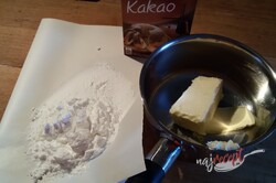 Príprava receptu Vynikajúci orechový cukeťák s kakaovou polevou, krok 12