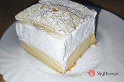 Príprava receptu Krémeš z lístkového cesta s vanilkovým krémom a bohatou vrstvou šľahačky, krok 2