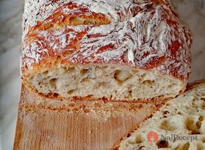 Recept na domáci nehnetený chlieb. Nevyžaduje zložitý proces prípravy alebo špeciálne kuchynské vybavenie.