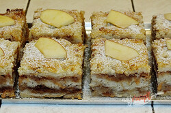 Príprava receptu Sypaný hrnčekový koláč s jablkami, krok 10