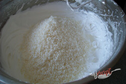 Príprava receptu Marhuľové rezy s kokosovou penou, krok 4