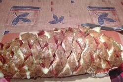 Príprava receptu Mriežkovaný chlieb plnený syrom a salámou, krok 1