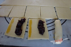 Príprava receptu Krehučké valčeky z kyslej smotany plnené lekvárom, krok 4