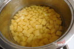 Príprava receptu Krémová polievka z medvedieho cesnaku, krok 3
