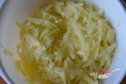 Príprava receptu Výborné zemiakové placky s kyslou smotanou, krok 2