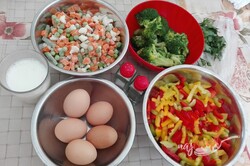 Príprava receptu Zapečená brokolica so zeleninou a vajíčkom, krok 1