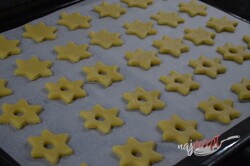 Príprava receptu Mäkkučké maslové vianočné hviezdičky, krok 4