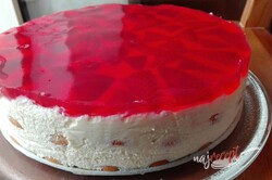 Príprava receptu Nepečená tvarohovo-pudingová torta s jahodami a želé, krok 2