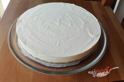 Príprava receptu Cheesecake bez pečenia s bielou čokoládou a jahodami, krok 1