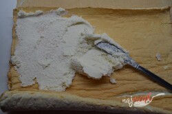 Príprava receptu Krehká kokosová roláda s mascarpone krémom, krok 7