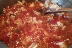Príprava receptu Cestoviny s kuracím mäsom v paradajkovej omáčke, krok 5