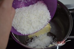 Príprava receptu Nepečené vianočné kokosové guľky s čokoládou, ktoré máte hotové za pol hodinku, krok 2