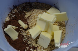 Príprava receptu Orechová saláma obalená v kokose, krok 3
