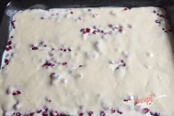 Príprava receptu Najjemnejší koláč z kyslej smotany so šťavnatým krémom vnútri, krok 8