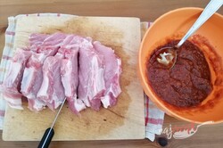 Príprava receptu Najchutnejšie mäso so zemiakmi pečené vcelku - tajomstvo sa skrýva v marináde., krok 1