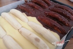Príprava receptu Úžasné hrnčekové rezy Banana Split, krok 14