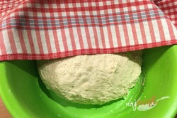 Príprava receptu Najlepšia náhrada chleba z hrnčeka. Placky z bieleho jogurtu, ktoré zvládne pripraviť aj začiatočník., krok 6