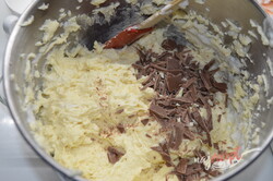 Príprava receptu Najobľúbenejšia tvarohová bábovka s čokoládou, krok 1