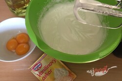 Príprava receptu Skvelý pudingáčik s polevou z kyslej smotany, krok 2