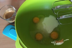 Príprava receptu Fantastická smotanová bábovka na spôsob Tiramisu, krok 2