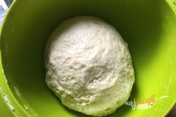 Príprava receptu Mini záviny z bieleho jogurtu s makovou náplňou, krok 4