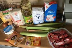 Príprava receptu Šťavnatý rebarborovo jahodový koláčik s tvarohom, krok 1