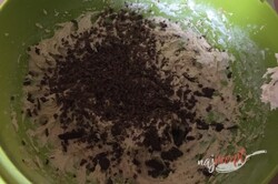 Príprava receptu Fantastický slivkový koláč z celozrnnej múky sa strúhanou čokoládou, krok 5