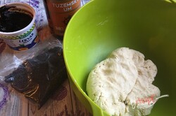 Príprava receptu Rohlíčky z kyslej smotany plnené makovo lekvárovou plnkou, krok 3