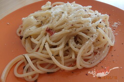 Spaghetti aglio olio e peperoncino - najlepší recept na pravé talianské špagety s cesnakom