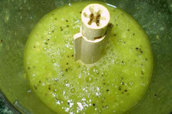 Príprava receptu Domáce kiwi nanuky, krok 4
