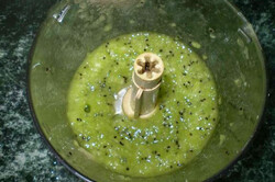 Príprava receptu Domáce kiwi nanuky, krok 7