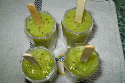 Príprava receptu Domáce kiwi nanuky, krok 8