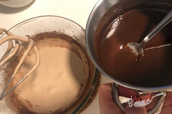 Príprava receptu Bombastický čokoládový dezert bez múky, ktorý sa doslova rozplýva na jazyku, krok 3