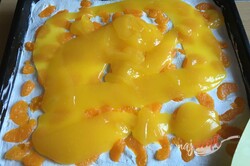 Príprava receptu Najlepšie osviežujúce mandarínkové rezy z kyslej smotany, krok 9