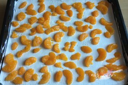 Príprava receptu Najlepšie osviežujúce mandarínkové rezy z kyslej smotany, krok 6