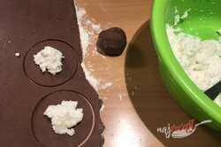 Príprava receptu Čokoládové sušienky s bohatou kokosovou náplňou, krok 4