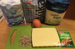 Príprava receptu Chlebové placky so syrom a semienkami, krok 1
