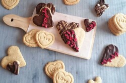 Príprava receptu Medovo-škoricové sušienky v tvare srdiečok ako valentínske potešenie, krok 1