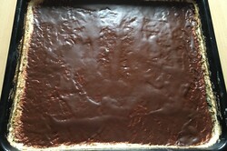 Príprava receptu Úžasný jablkový zákusok s čokoládovou polevou, krok 9