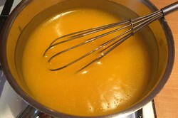 Príprava receptu Pravý smotanový zákusok s kúskami mandarínok a mandarínkovým želé, krok 8