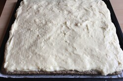 Príprava receptu Výborný makový zákusok s vanilkovým krémom a čokoládovou polevou, krok 11